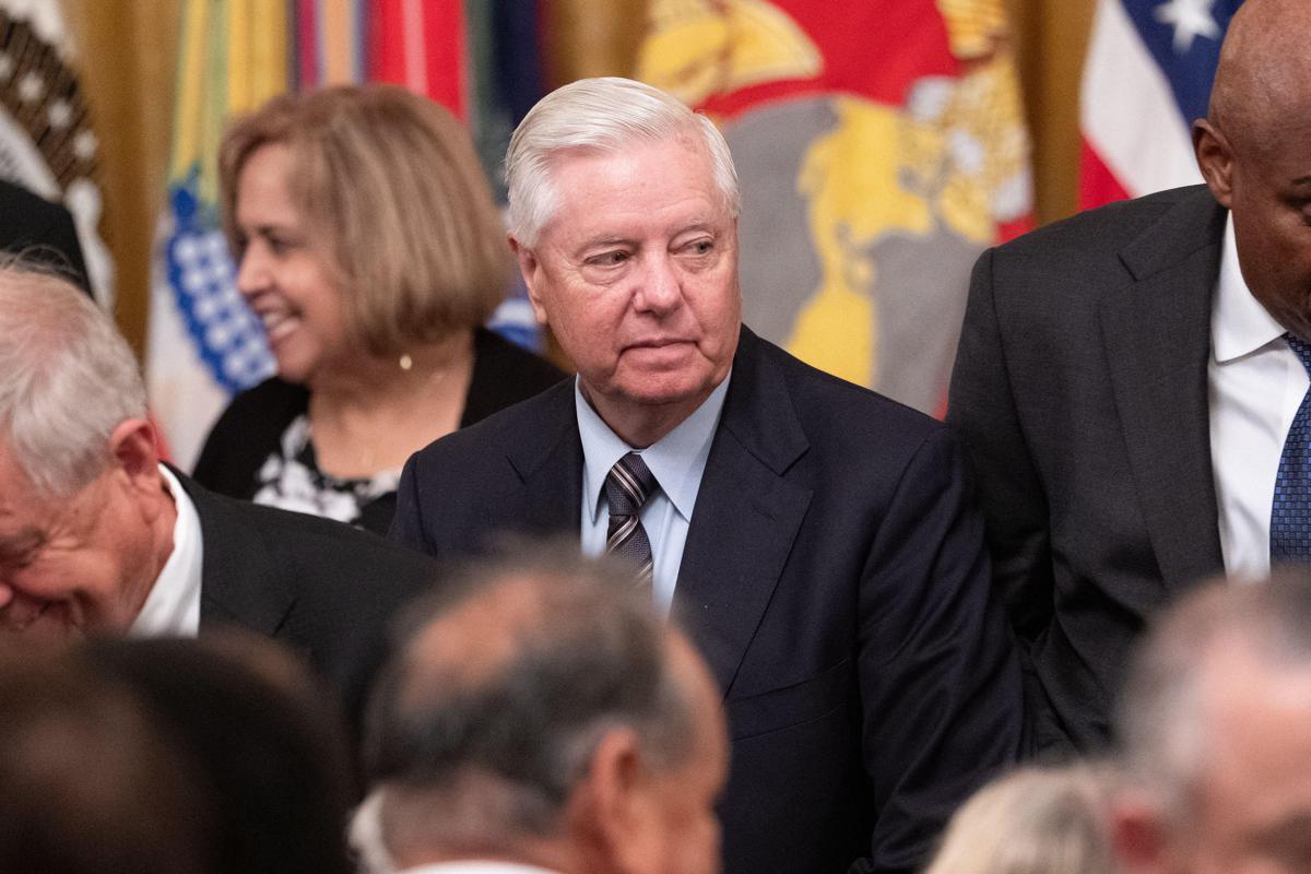 Morto il senatore Usa repubblicano Lindsey Graham, grande alleato di Trump. Il tycoon: "Persona straordinaria" - 