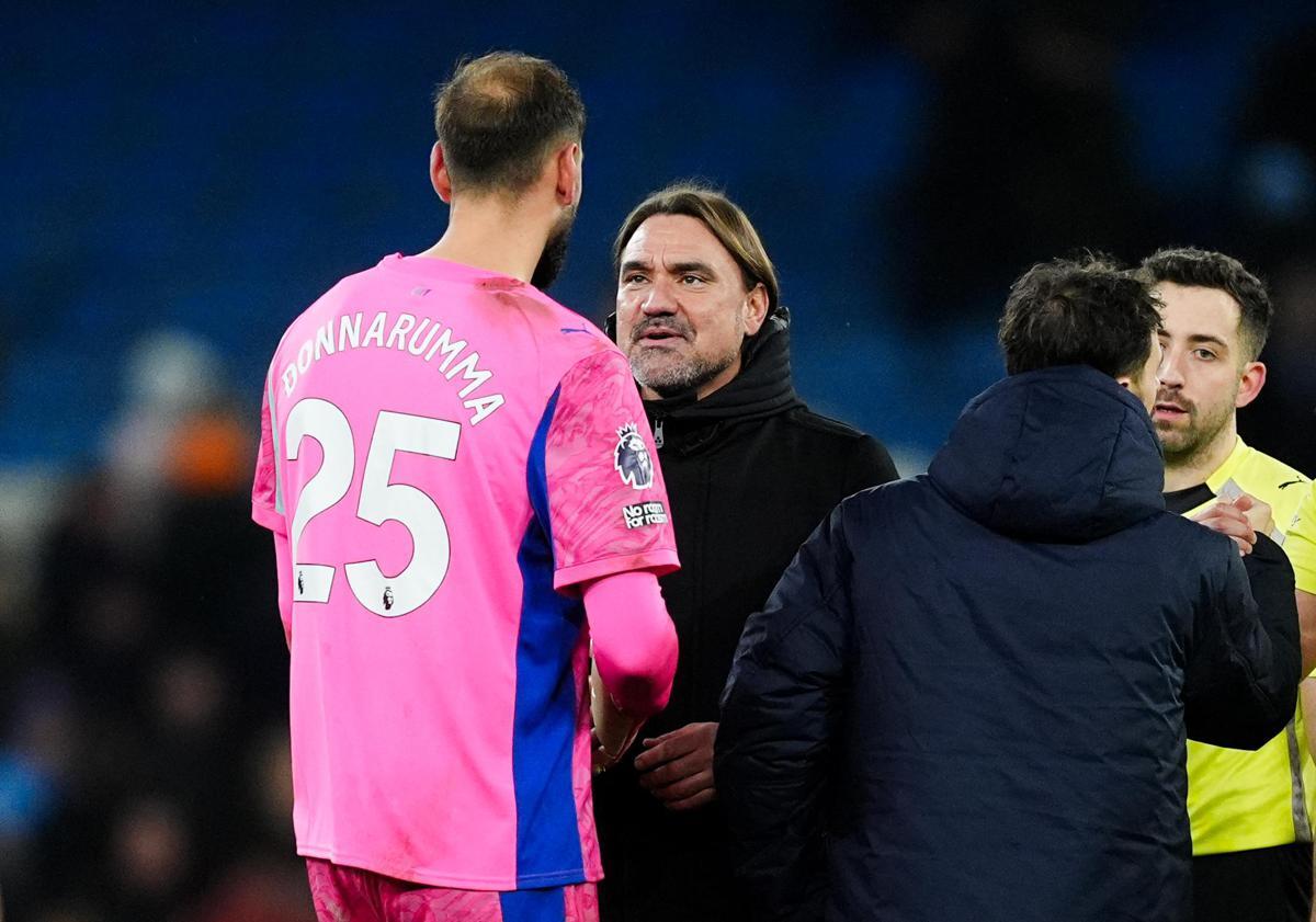 Il portiere finge infortunio? La squadra resta in 10 per 1 minuto, la nuova regola inglese - 