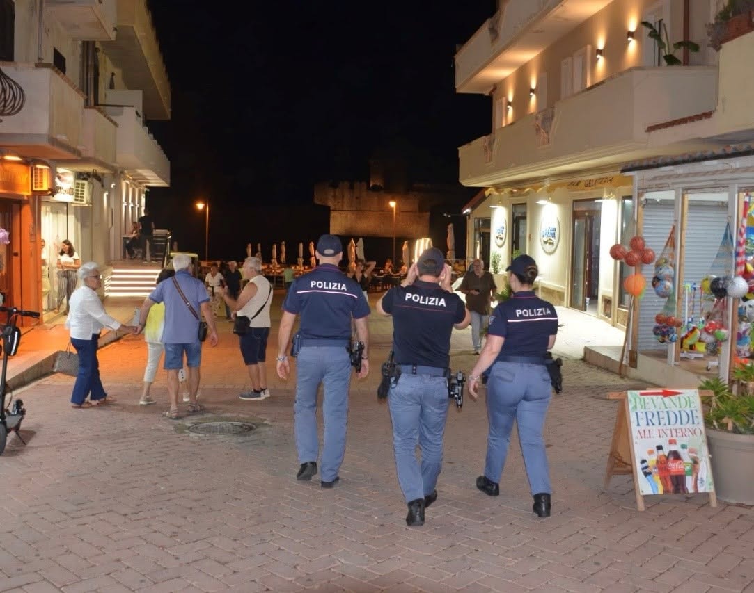 Controlli estivi polizia di stato - Foto Uff Stampa Questura Crotone 2.06.2026