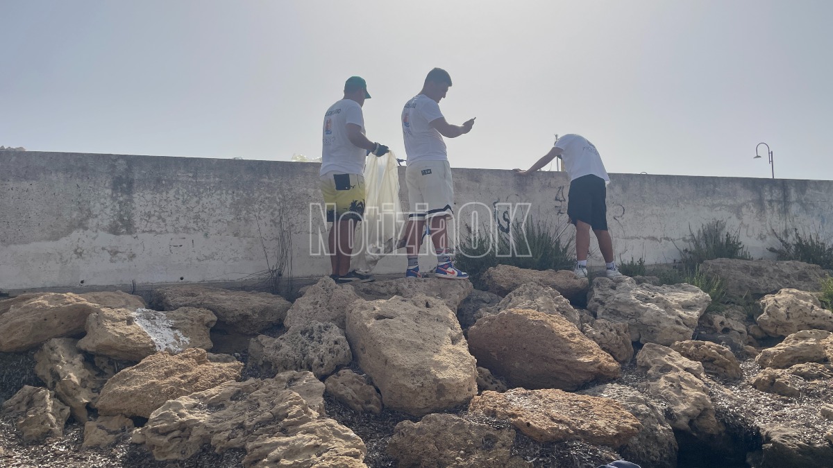Pulizia Spiaggia volontari Akrea - Foto Redazione 20.07.2026