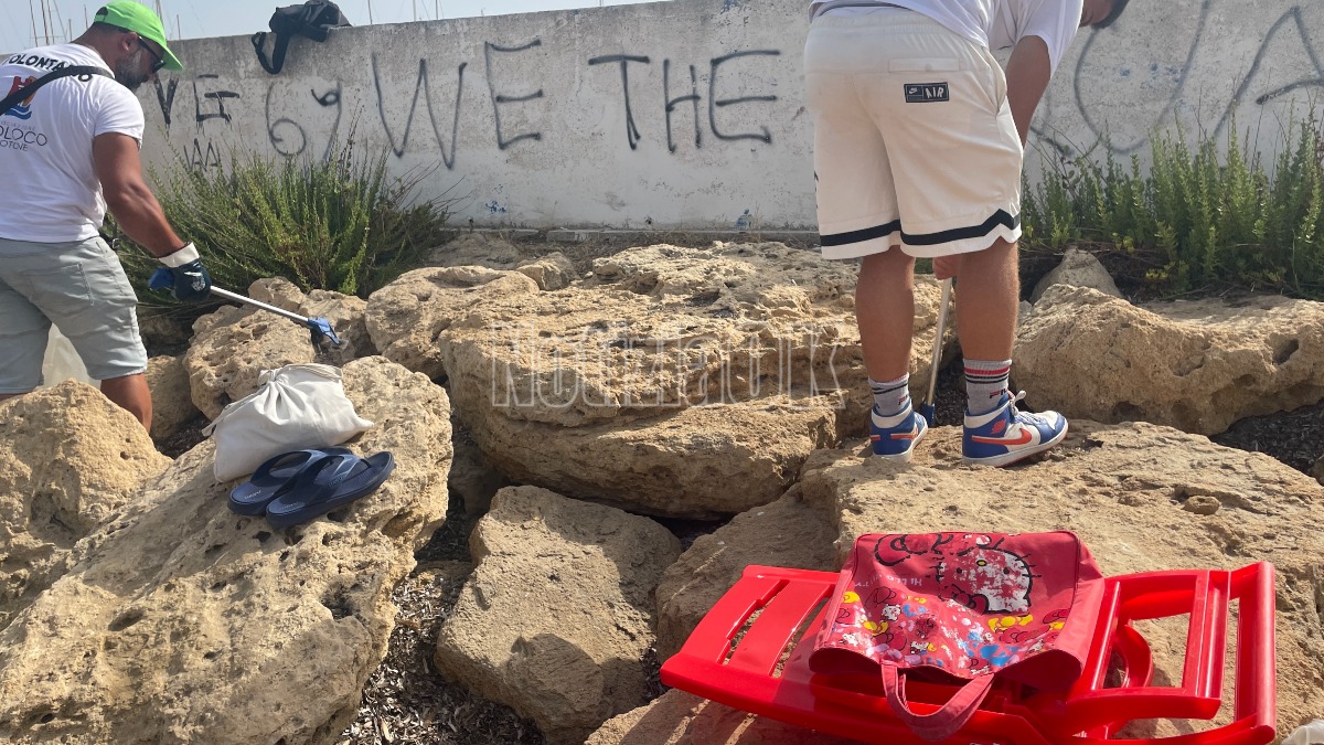 Pulizia Spiaggia volontari Akrea - Foto Redazione 20.07.2026