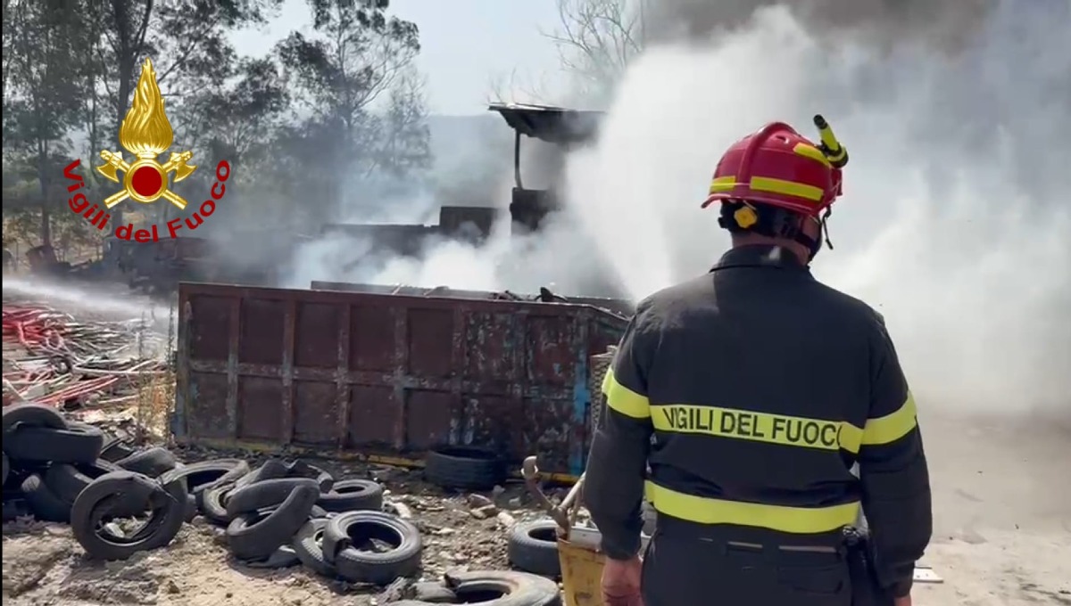 Incendio Campodenaro - Foto Uff. Stampa Vigili del Fuoco 20.07.2026