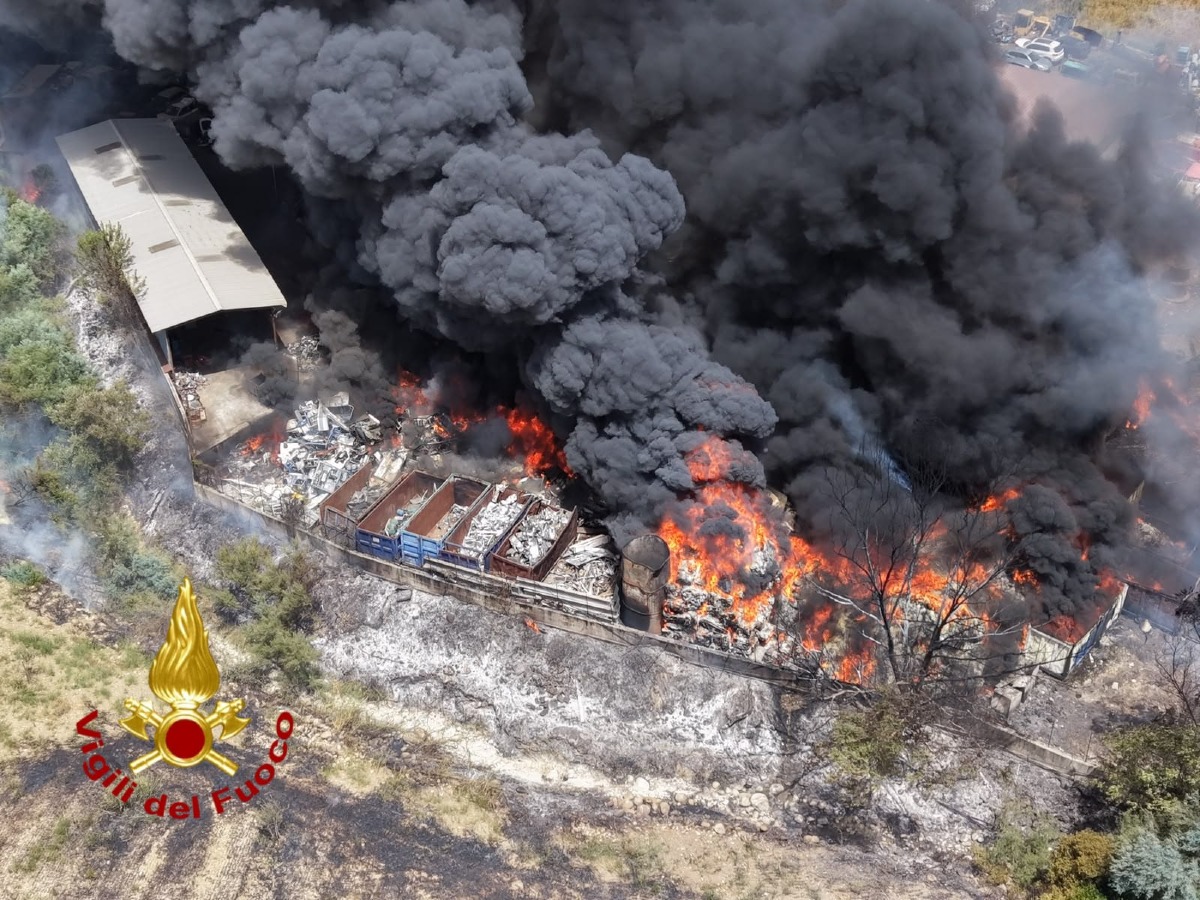 Incendio Campodenaro - Foto Uff. Stampa Vigili del Fuoco 20.07.2026