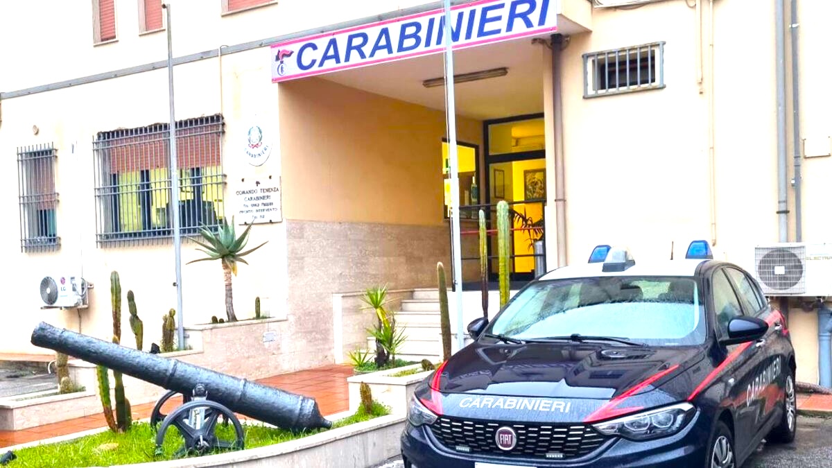 Isola di Capo Rizzuto, viola il divieto di avvicinamento: arrestato 45enne - Foto Uff. Stampa Carabinieri 