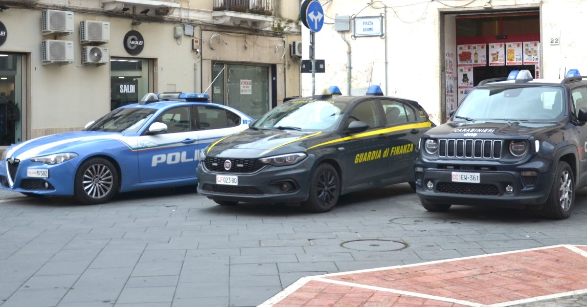 Operazione interforze a Crotone, controlli e sanzioni per circa 8 mila euro - 