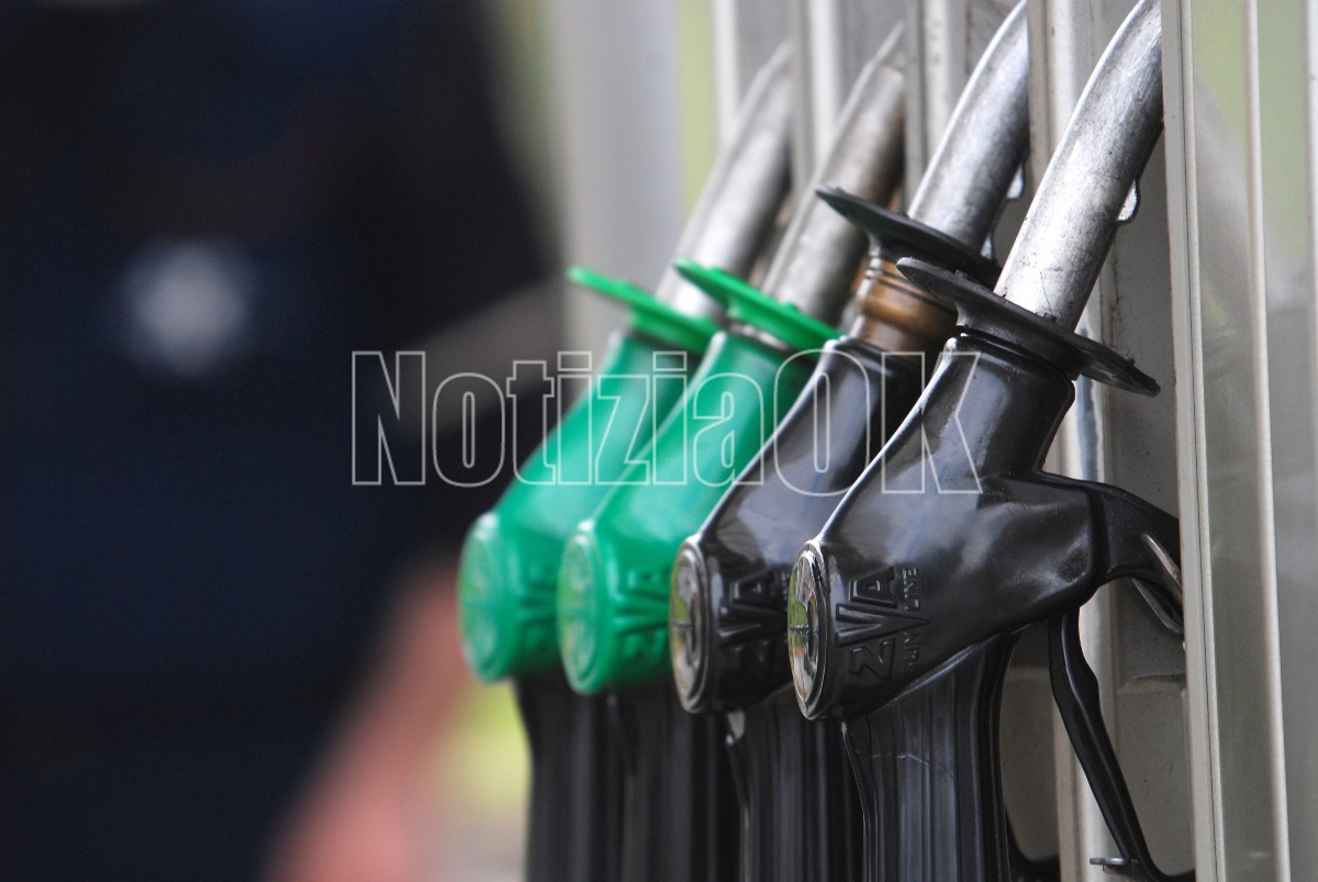 Carburanti, il taglio delle accise si assottiglia: il Codacons denuncia nuovi rincari - Foto: Redazione