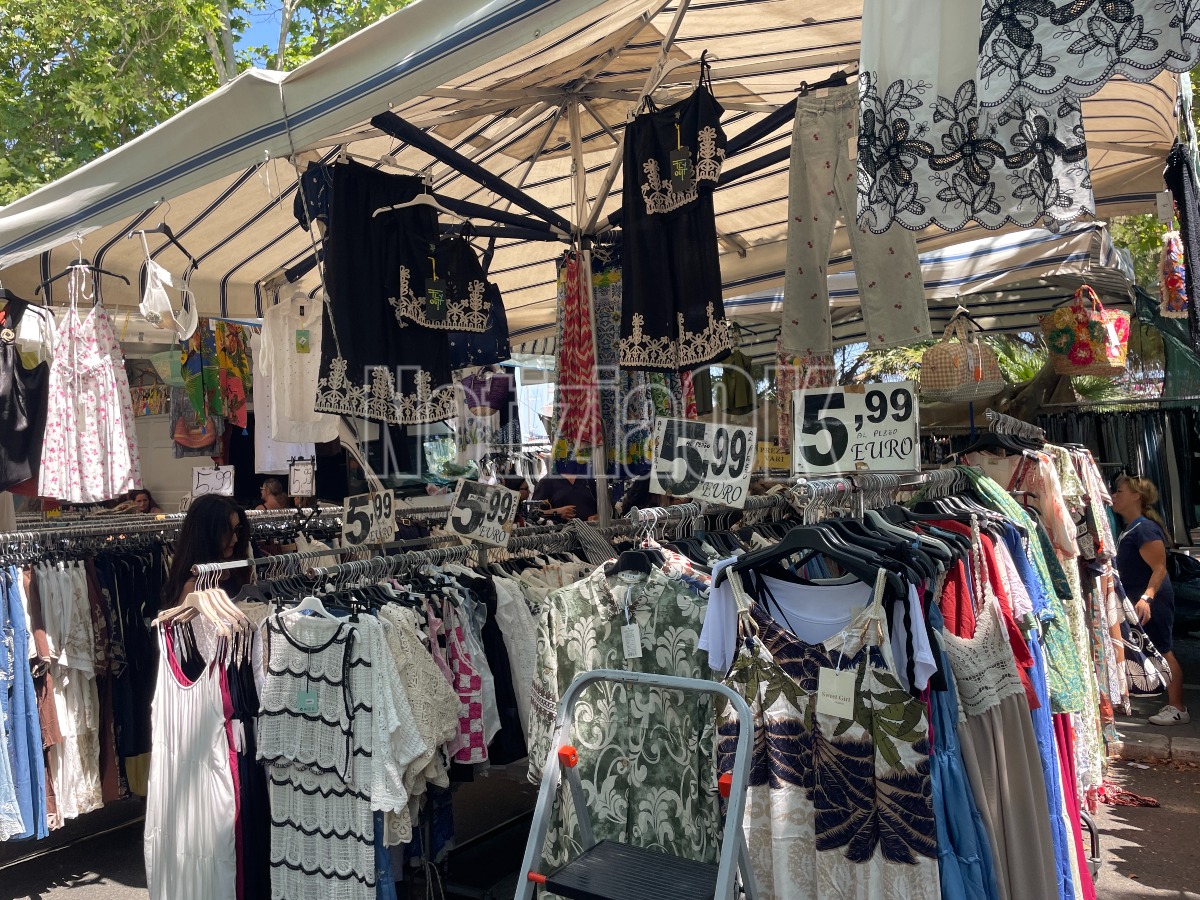 Crotone - Domani torna il mercato del primo giovedì del mese: - Foto: Redazione 