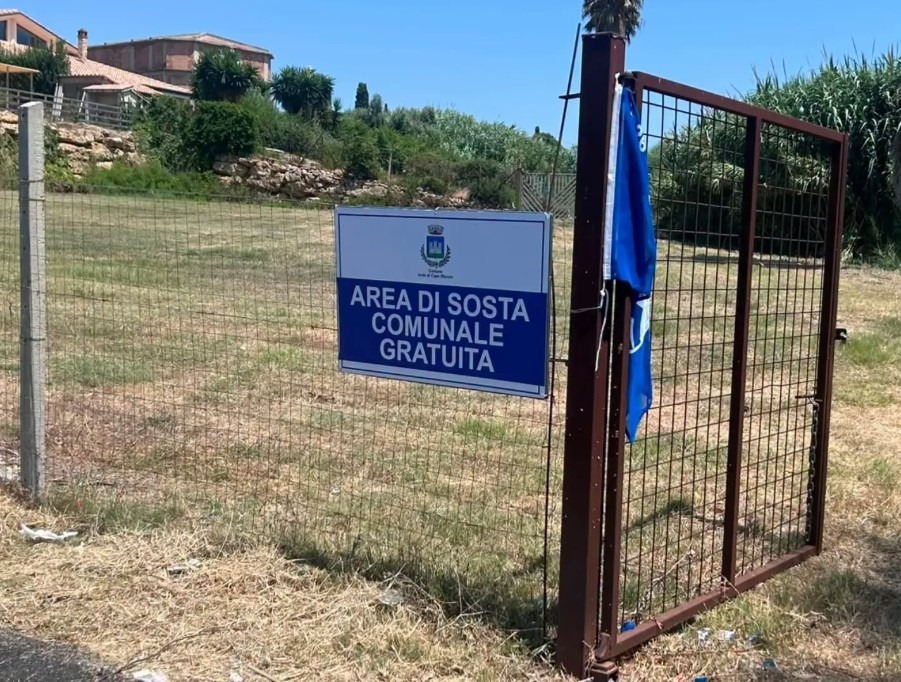 Le Castella, attiva la nuova area parcheggio gratuita in Via Lupo - Foto: Uff. Stampa Comune di Isola di Capo Rizzuto
