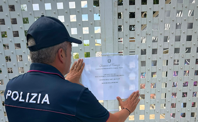 Corigliano-Rossano - Risse davanti alla discoteca, scatta la chiusura - Foto: Ufficio stampa Questura di Cosenza