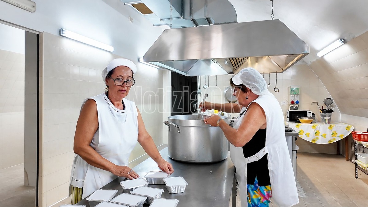 (VIDEO) Crotone - Mensa dei poveri, l'appello di don Ezio: «Servono pasta e legumi» - Foto: Redazione 