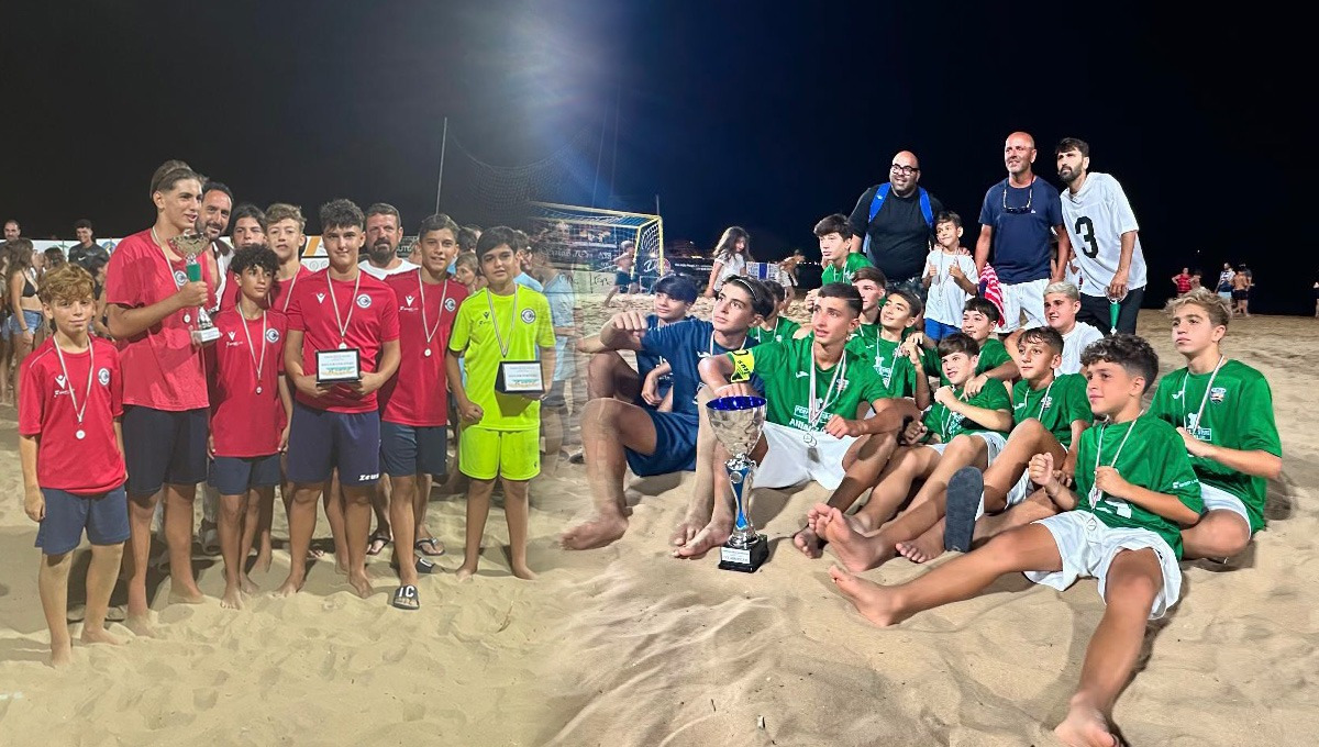 Crotone - Prime finali e primi verdetti al torneo di beach soccer dedicato ai giovanissimi - Foto: Squadre vincitrici
