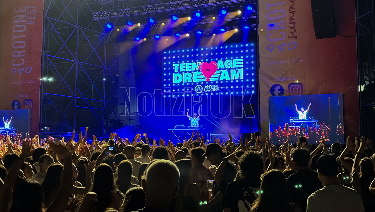 (VIDEO) Teenage Dream accende Crotone: il Summer Fest parte tra nostalgia, musica e migliaia di voci - Foto: Redazione 