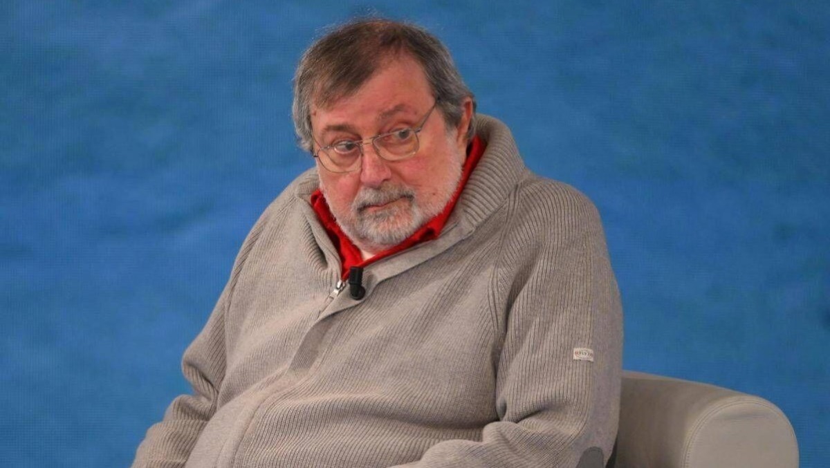Addio a Francesco Guccini, il cantautore morto a 86 anni - 