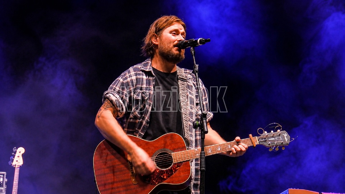 (VIDEO) Josh, un palco sempre più grande per il folk crotonese: «Credo sempre nella semplicità» - Foto: Redazione 