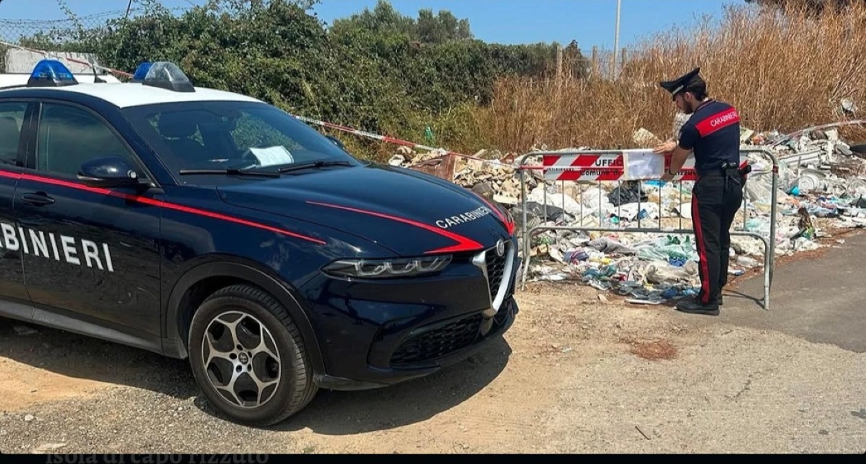 Lega Isola Capo Rizzuto: "Grazie ai Carabinieri per l'operazione sulla maxi-discarica" - Foto: Uff. Stampa ​Lega – Sezione di Isola Capo Rizzuto