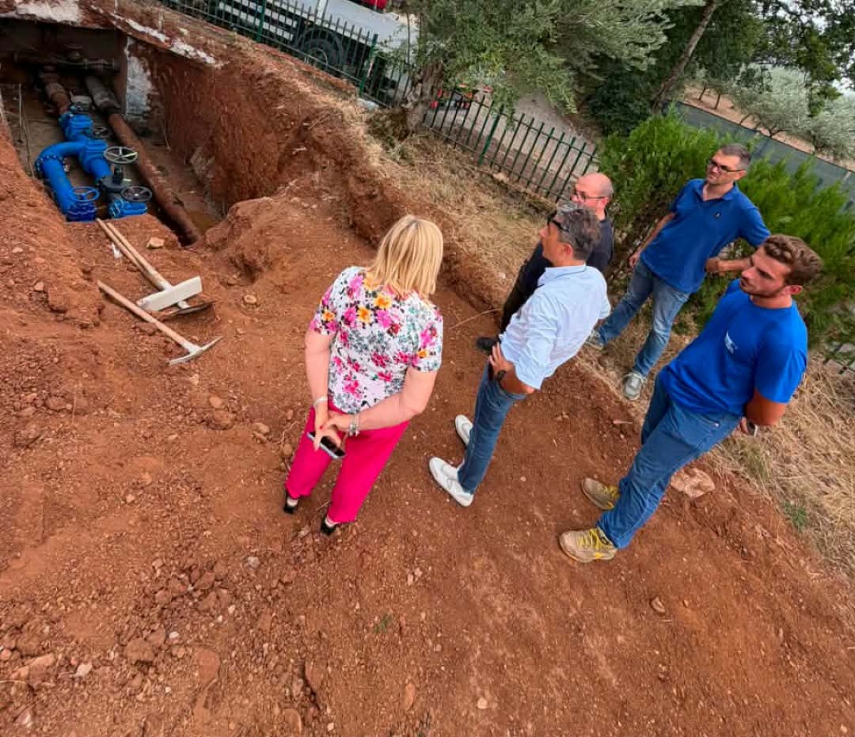 Castrovillari, sopralluogo in contrada Archidero per i lavori sulla rete idrica - Foto: Uff. Stampa Comune di Castrovillari 