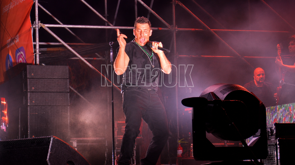 (VIDEO) “Occidentali’s Crotone”, il concerto di Gabbani tra musica e momenti di apprensione - Foto: Redazione 