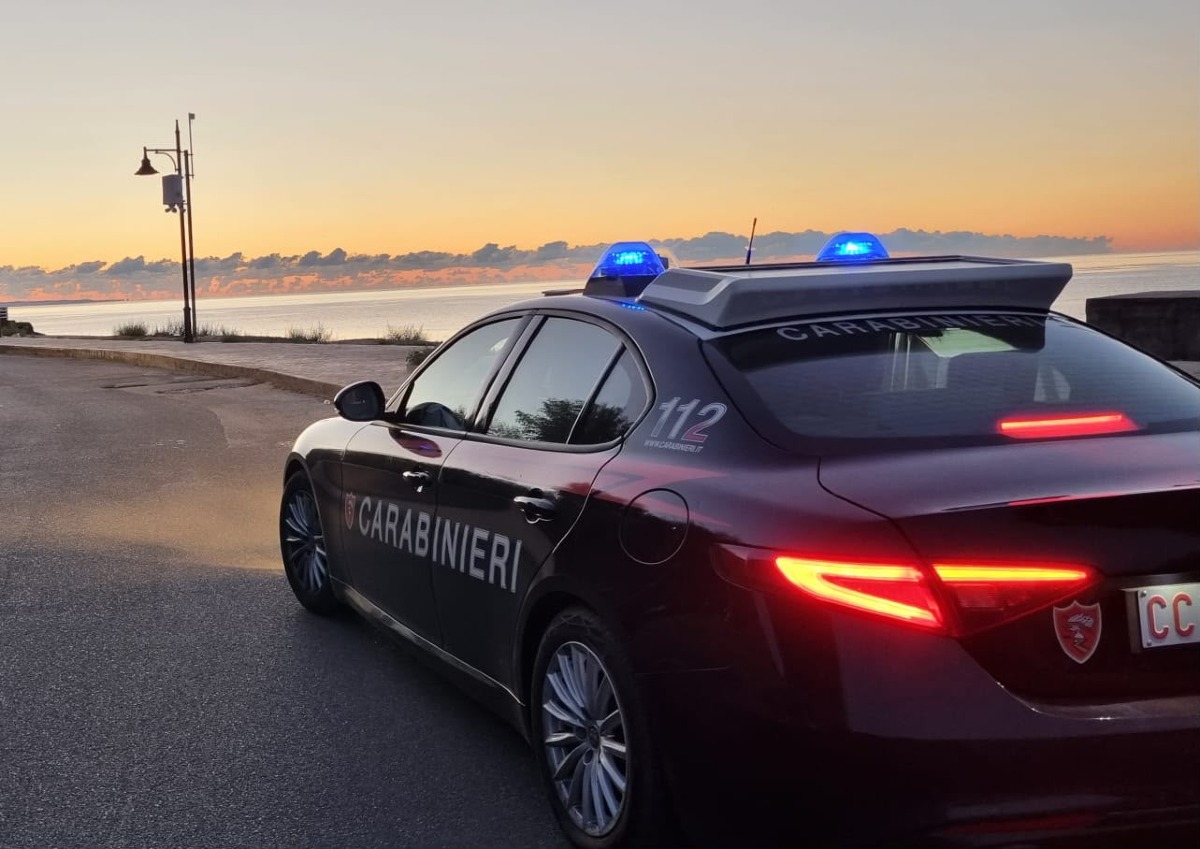 Cropani Marina, controlli dei Carabinieri: un 24enne denunciato per il foglio di via - Foto Uff. Stampa Carabinieri 