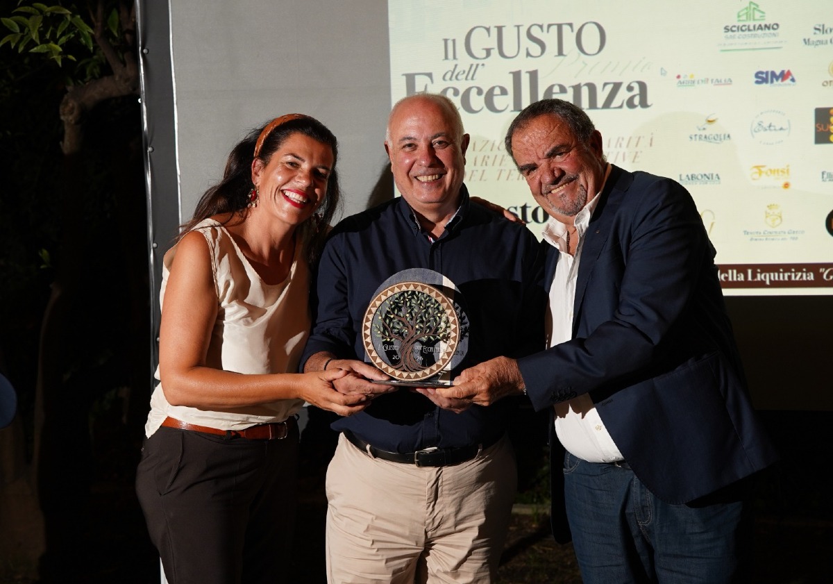 Premio alla carriera a Enzo Barbieri, la cucina calabrese diventa ponte tra i popoli - Foto Uff. Stampa Hotel Barbieri 