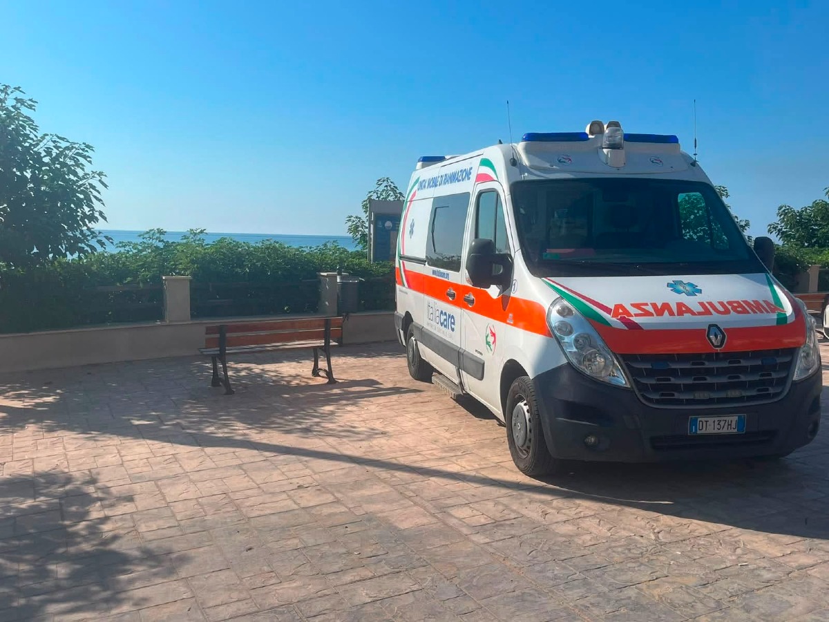 Paura nel giorno di Ferragosto a Capo Rizzuto: 14enne salvato dai soccorritori