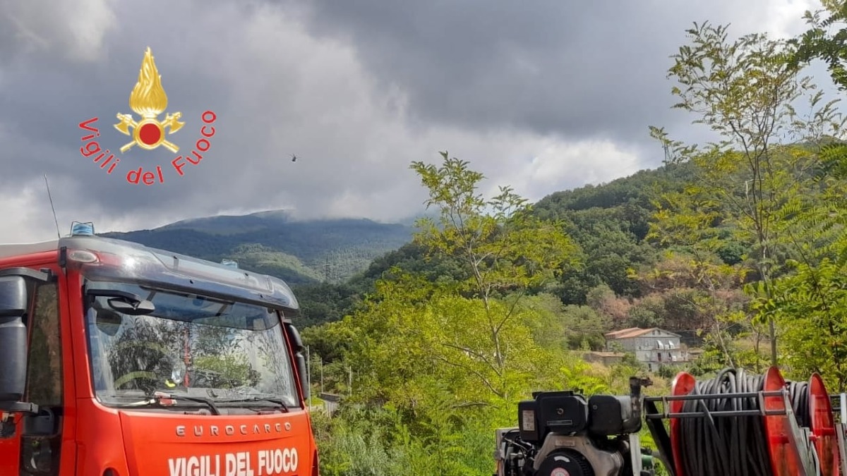 Ultraleggero disperso in Calabria, si cercano due persone - Foto: Ufficio stampa Vigili del Fuoco 