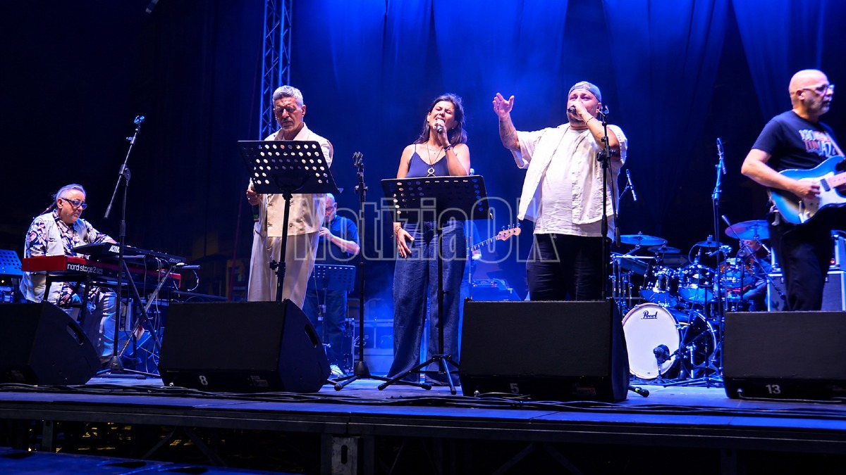 (VIDEO) Pino Daniele rivive a Crotone con i musicisti di Nero a metà - Foto: Redazione 