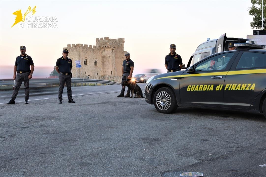 Cosenza, oltre 530 finanzieri in campo contro l’illegalità economico-finanziaria -  Foto Uff. Stampa Guardia di finanza  