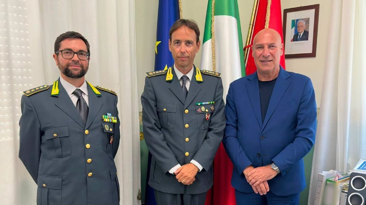 Crotone - Cambio al vertice della Guardia di Finanza: Bertini lascia l’incarico, Toma nuovo comandante provinciale - Foto Uff. Stampa Comune di Crotone
