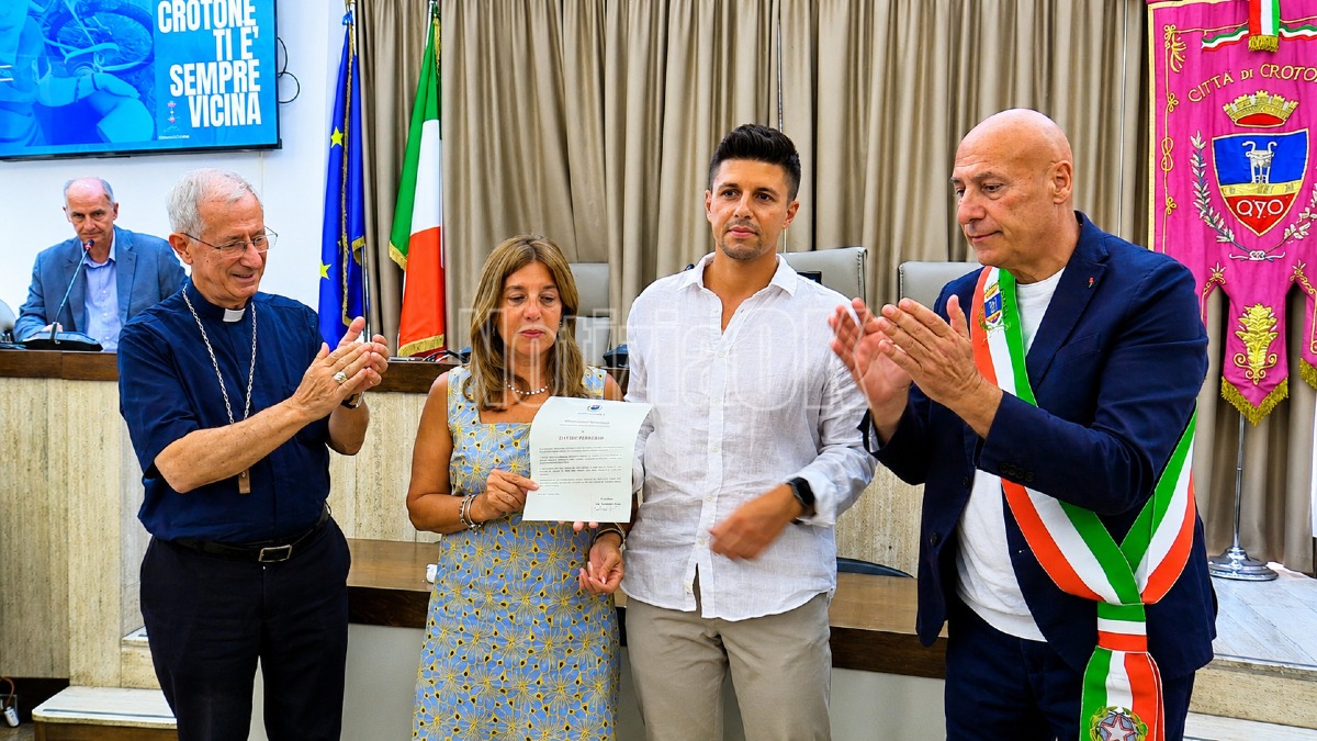 Crotone, la Menzione Speciale a Davide Ferrerio: «Il suo nome non si dimentichi» - Foto: Redazione 