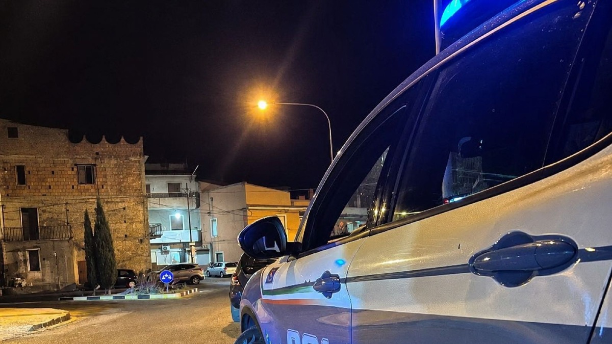 Crotone, raffica di controlli della Polizia: un arresto e sette denunce - Foto Uff. Stampa Questura di Crotone 