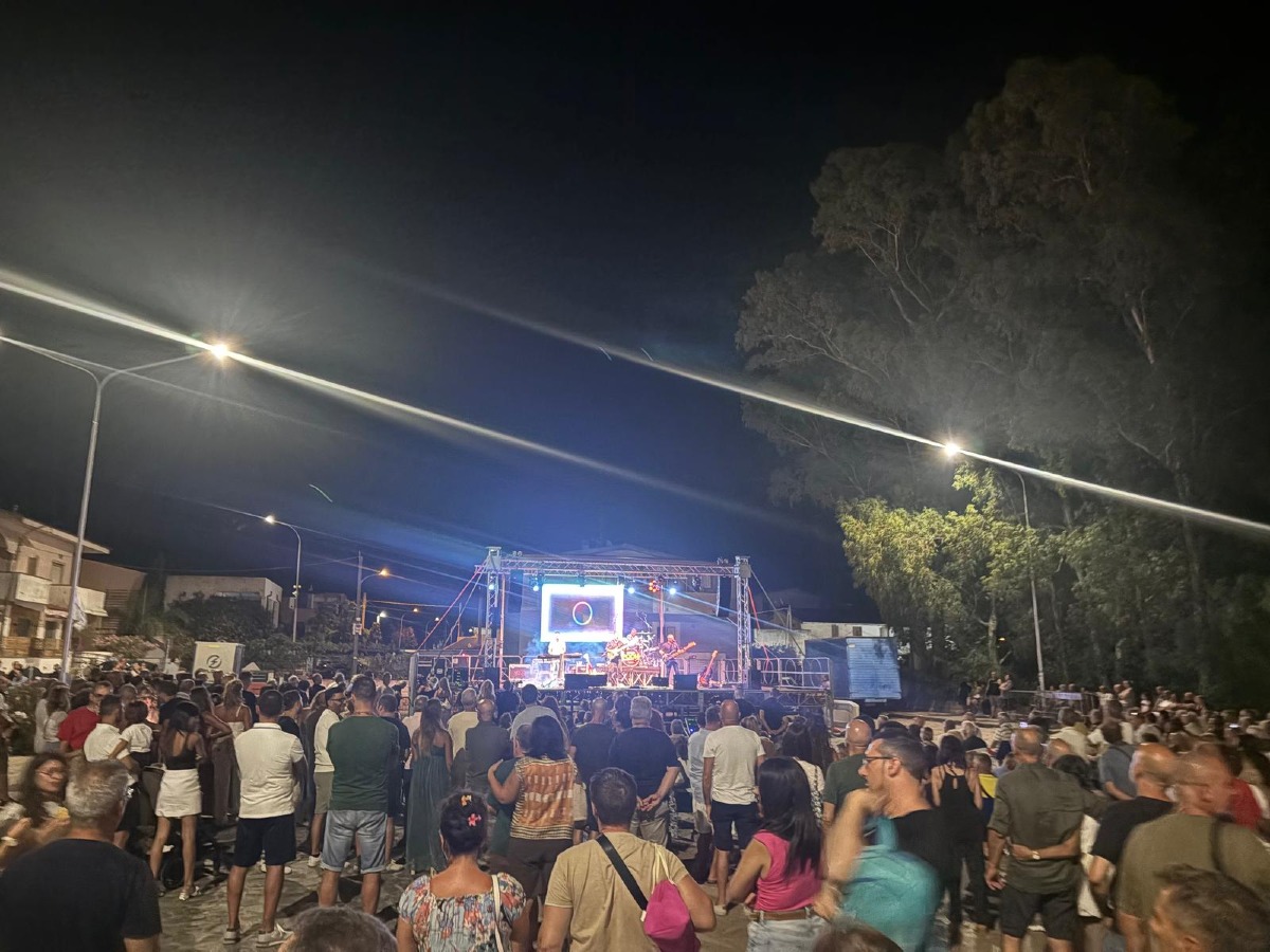 La Notte Azzurra chiude a Sellia Marina con grande successo: migliaia in festa -  Foto Uff. Stampa La notte azzurra 