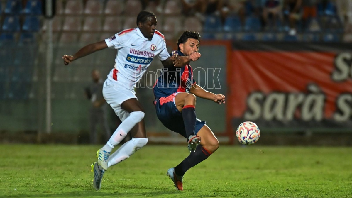 Crotone, Grosso è rossoblù: ora testa al Sorrento per la partita del riscatto - Foto: Redazione 