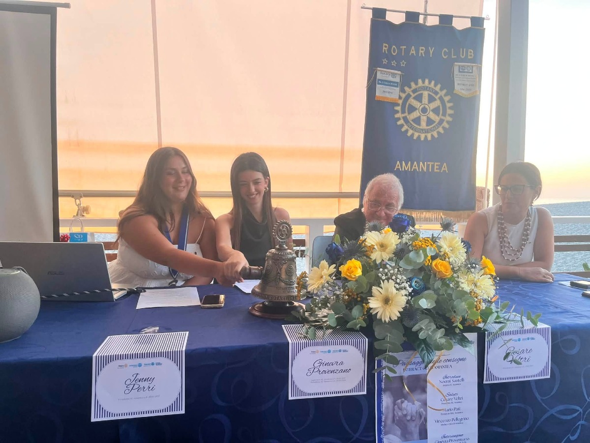 Passaggio delle consegne dell’Interact Club Amantea - Foto: Uff. Stampa Rotary Club Amantea