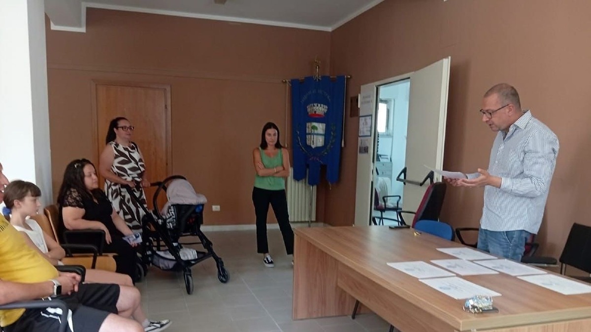 Petronà accoglie sei nuovi cittadini: consegnati i Bonus Bebè alle famiglie - Foto Uff. Stampa Comune di Petronà