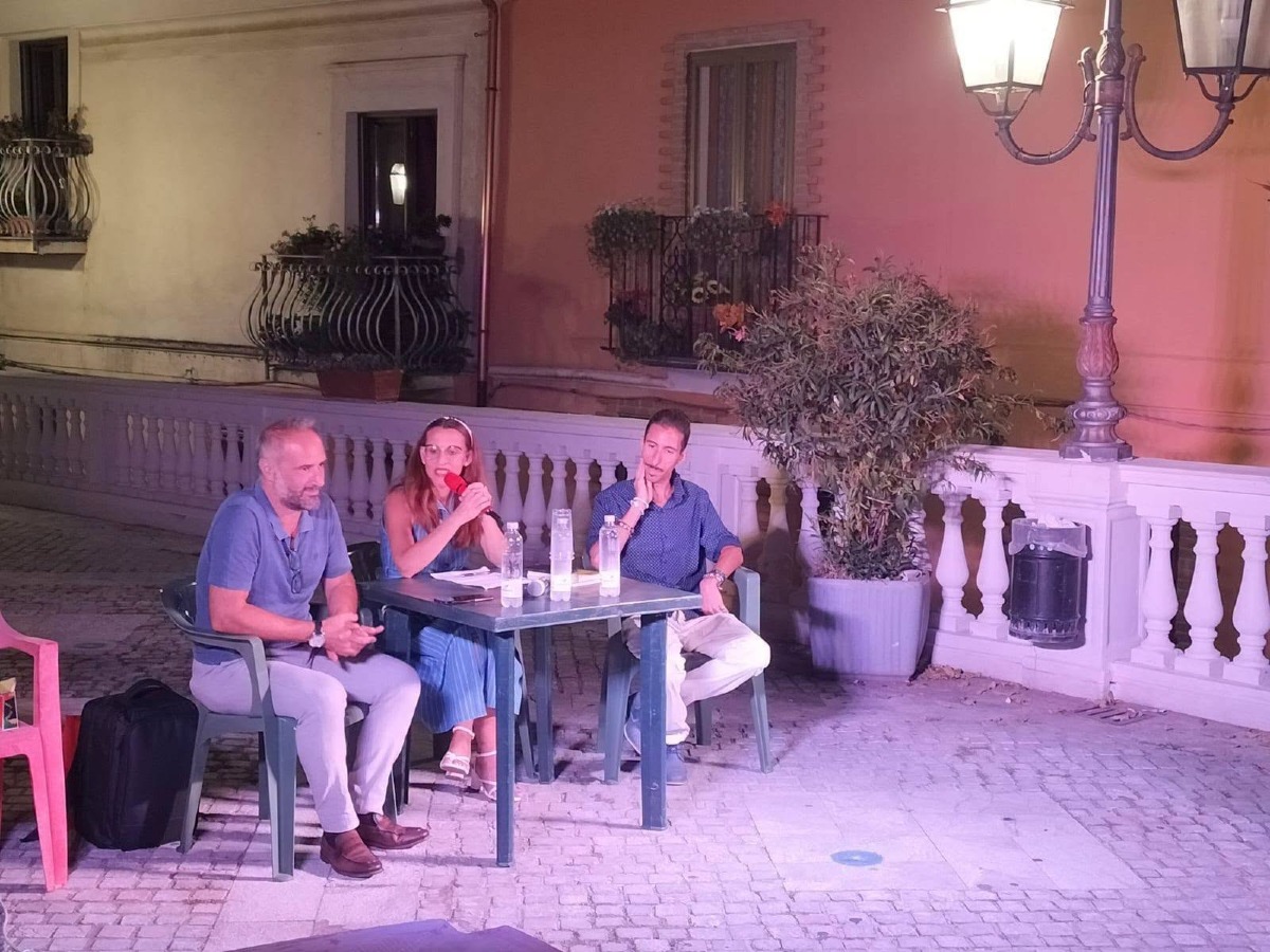 Massimiliano Lepera protagonista a Pentone tra cultura, scrittura e poesia - Foto Uff. Stampa Comune di Pentone 