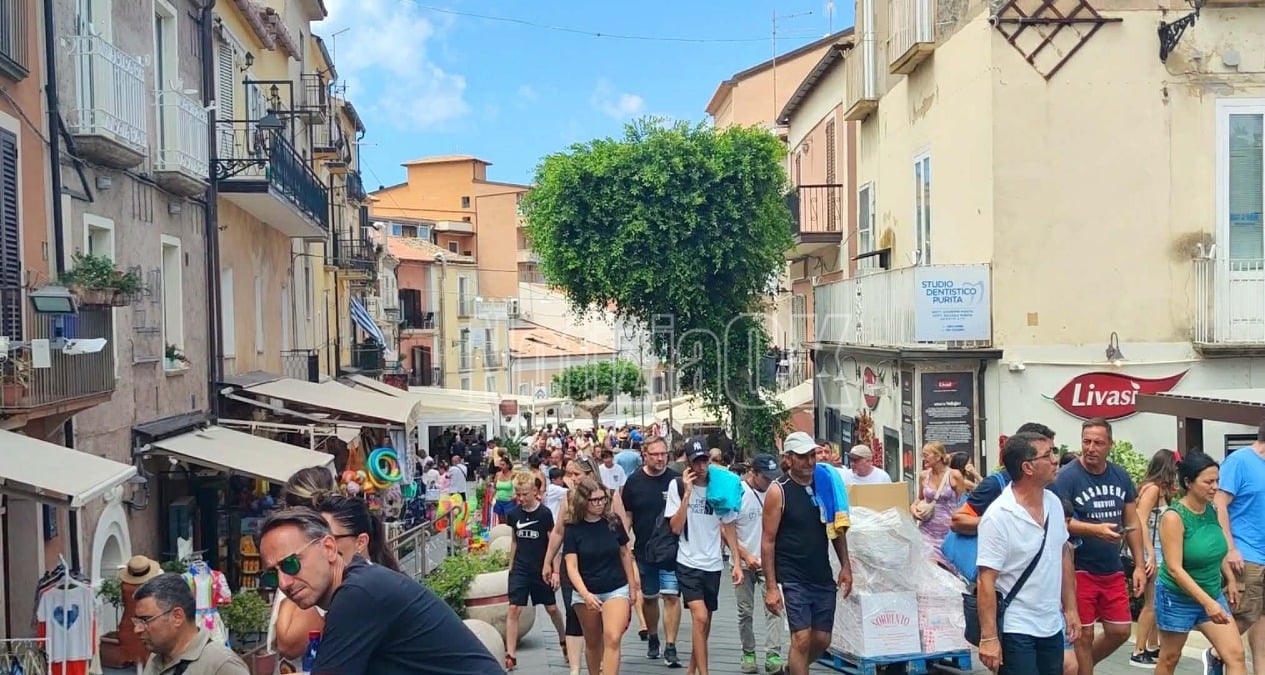 (FOTO) La Calabria sul New York Times: boom di turisti a Tropea, Pizzo e Vibo Marina