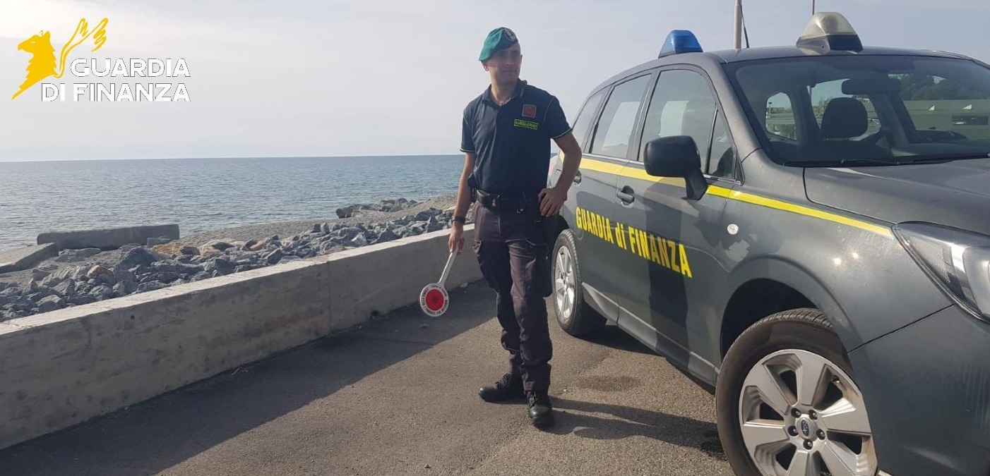 Evento abusivo con 300 persone, sequestrata struttura a Curinga - Foto Uff Stampa Guardia di finanza 