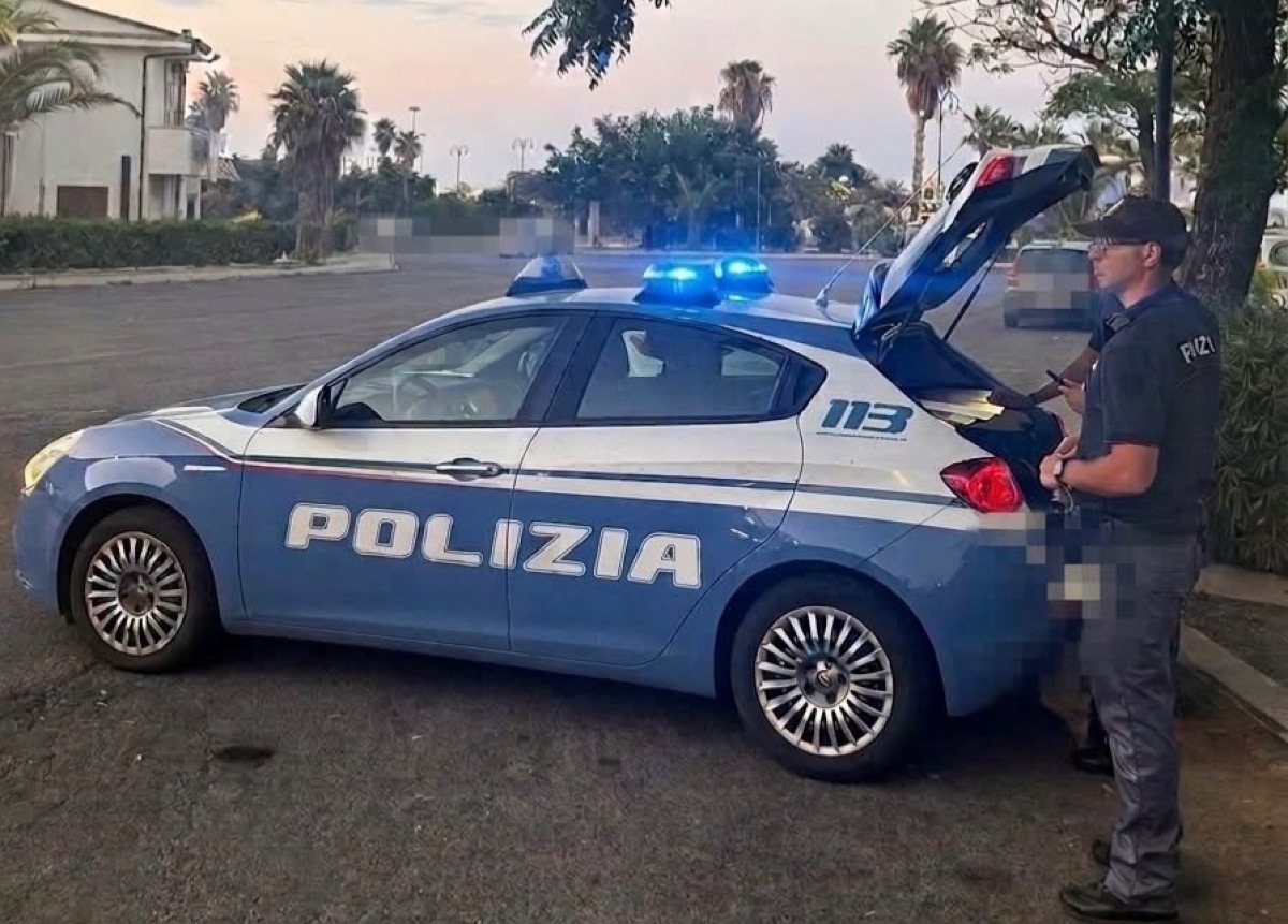 Crotone, perseguita una donna e viola il divieto di avvicinamento: arrestato - Foto Uff Stampa questura di Crotone 