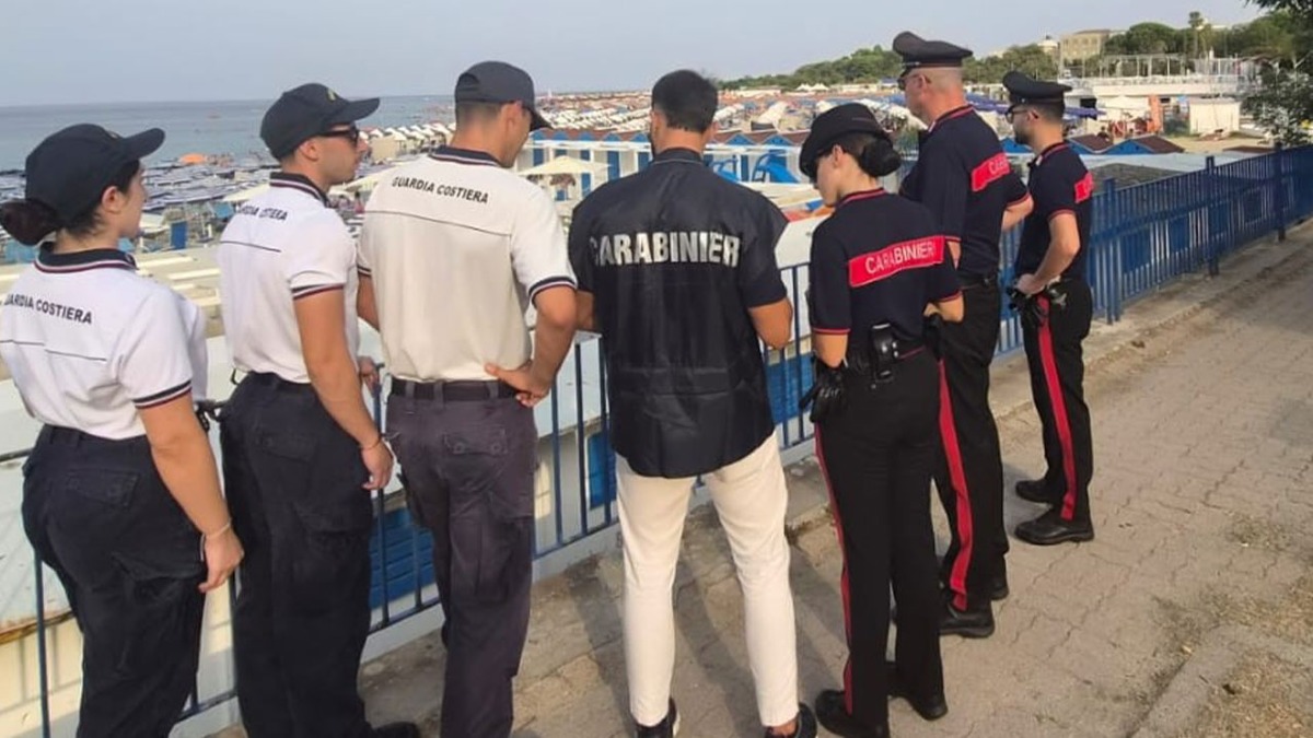 Soverato e Montepaone, controlli nei lidi: sequestrati 60 chili di alimenti - Foto Uff. Stampa Carabinieri 