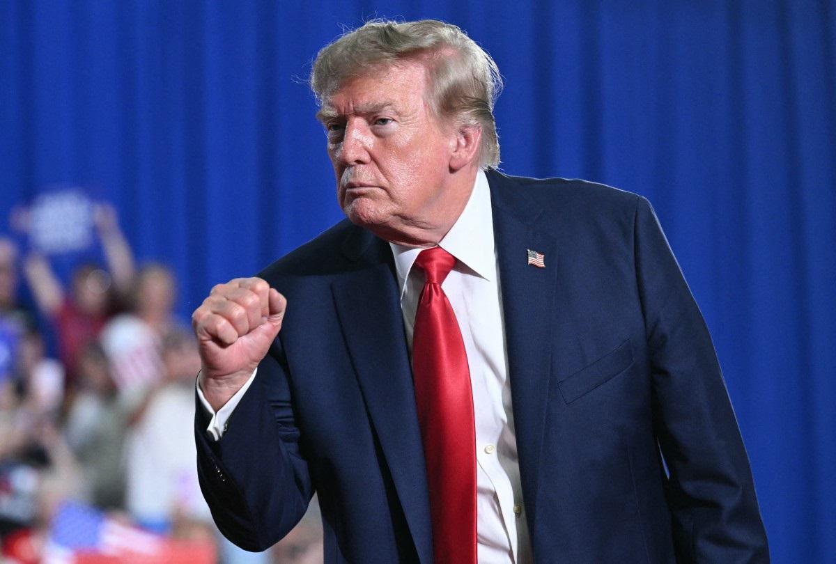 Trump, medici avvertono: "Suo peso rischio significativo per la salute" - 