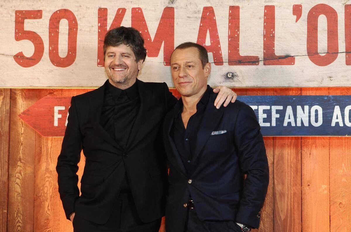 Ascolti tv 19 agosto, il film '50 km all’ora' su Canale 5 vince in prime time con uno share del 15,5% - 