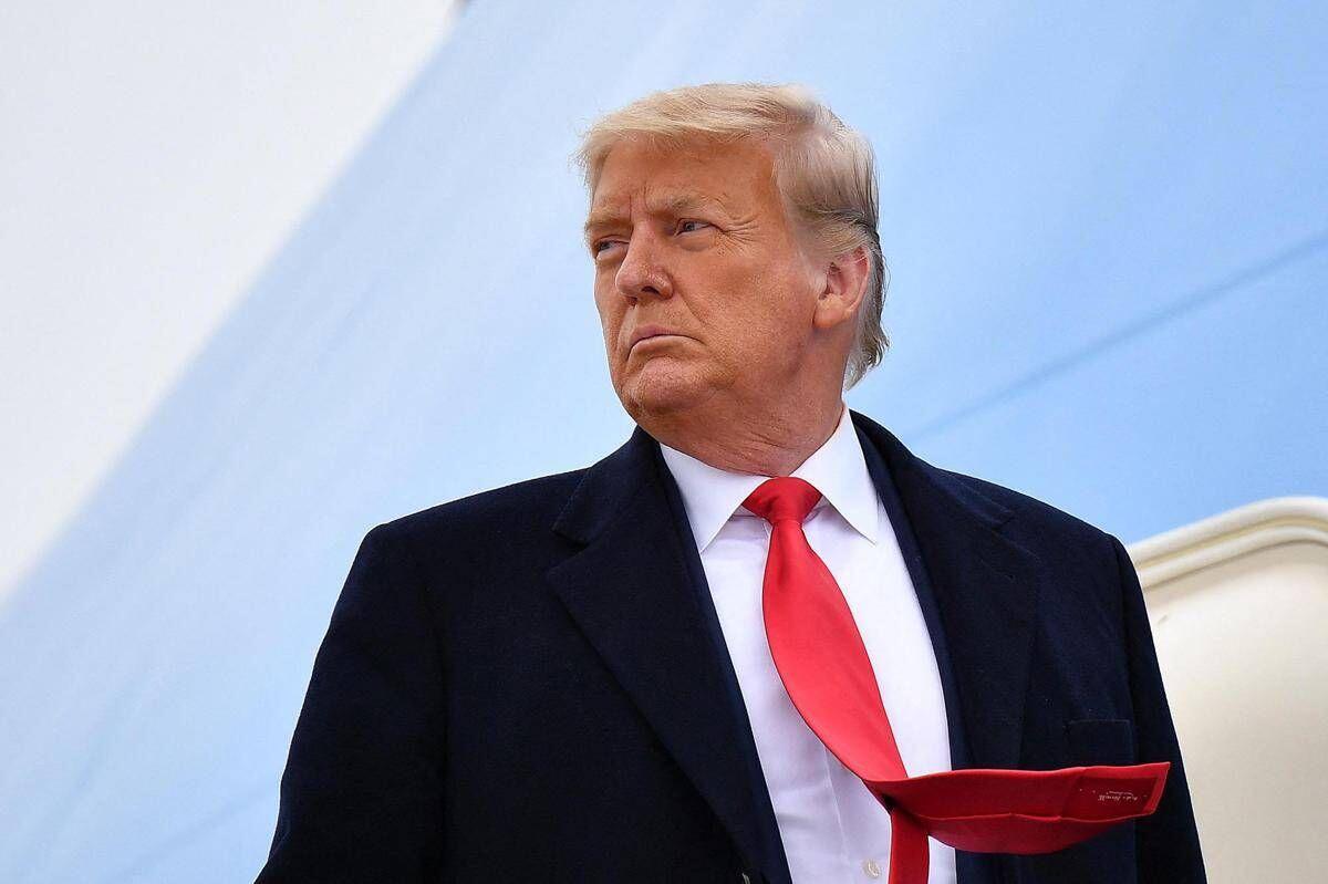 Usa, Trump cambia aereo in segreto ma giornalisti tenuti all'oscuro: è polemica - 