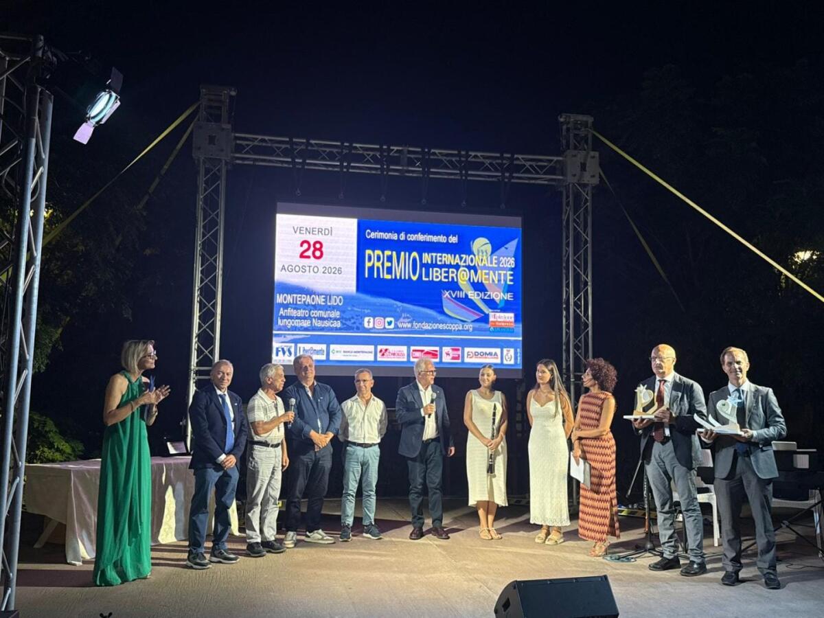 Consegnati a Montepaone Lido i riconoscimenti della XVIII edizione del Premio Internazionale Liber@mente - 