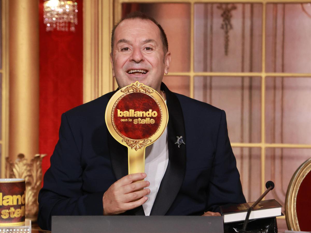 Fabio Canino lascia 'Ballando con le stelle' e si candida a Mediaset: "Dopo 17 anni è tempo di fare altre cose" - 