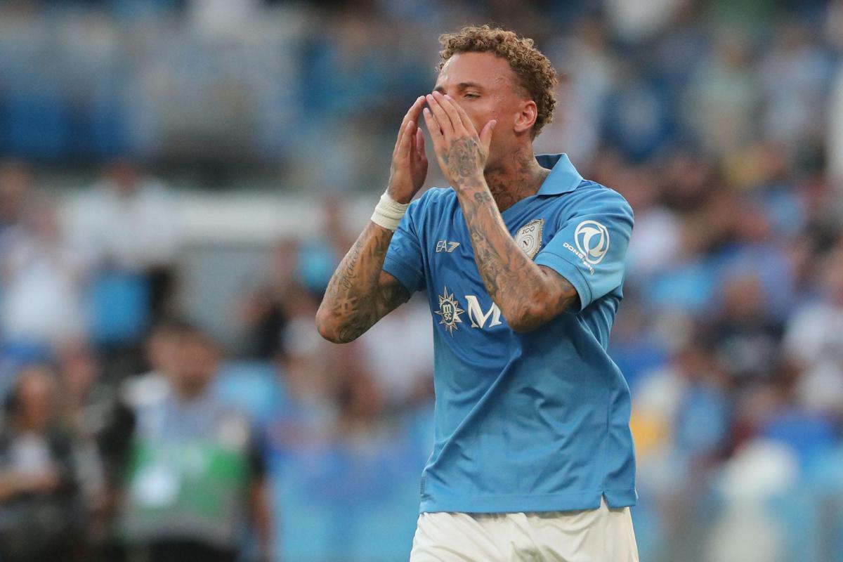 Lang cade in area e Allegri chiede rigore: proteste in Napoli-Como - 