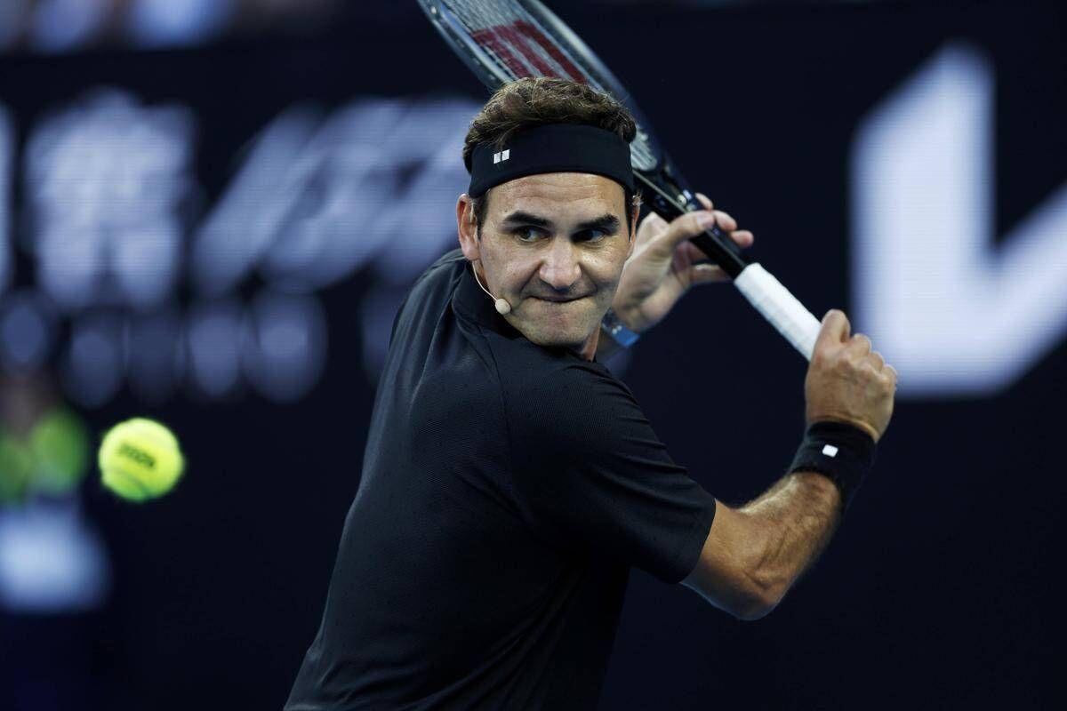 Federer, vacanza italiana sulla terra rossa: il match a Taormina con Arnault - 