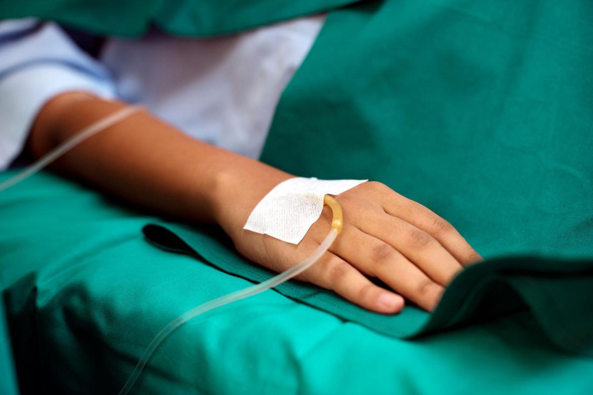 "Ho dolori pazzeschi", c'è un'anguilla viva nell'intestino: il caso (quasi) unico al mondo - 