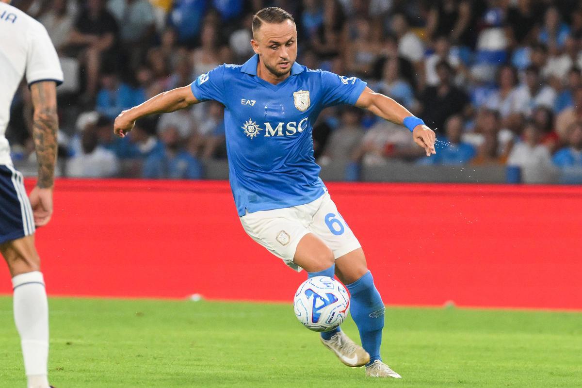 Napoli-Como, gol annullato a Lobotka e Allegri protesta - 