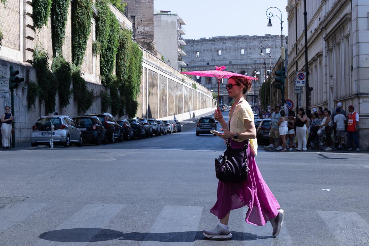 Meteo, il caldo non molla il Sud Italia. Le previsioni di Guidi: "Ancora picchi oltre i 40 gradi, nessuna attenuazione" - 