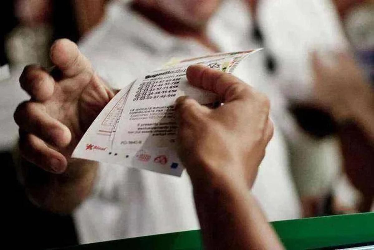SuperEnalotto, numeri combinazione vincente oggi 1 agosto - 